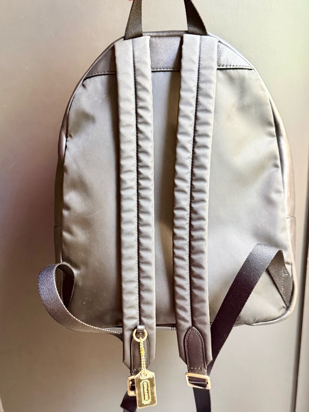 Coach Signature Medium Charlie
Backpack | Khaki/Brown | Customized
Gold Hangtag - Picture 15 of 16
